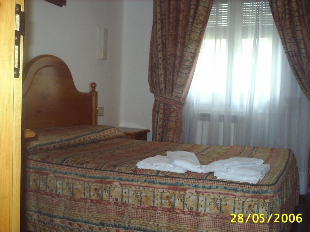 Gabarre Hotel Broto Ruang foto